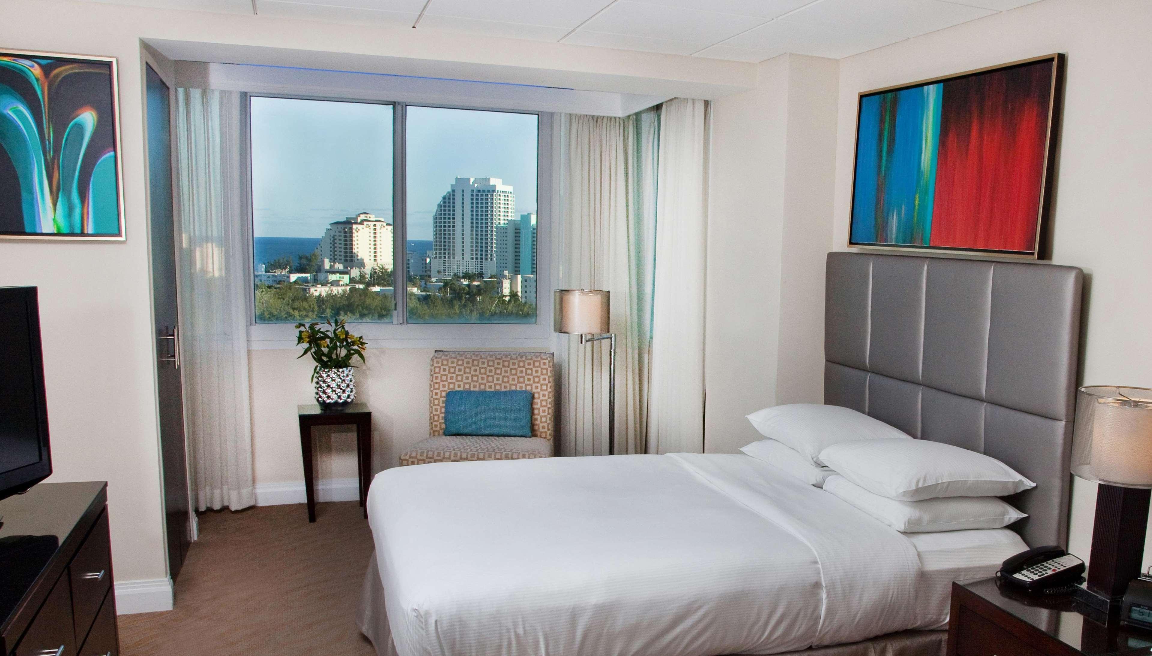 Gallery One - A Doubletree Suites By Hilton Hotel Fort Lauderdale Ngoại thất bức ảnh