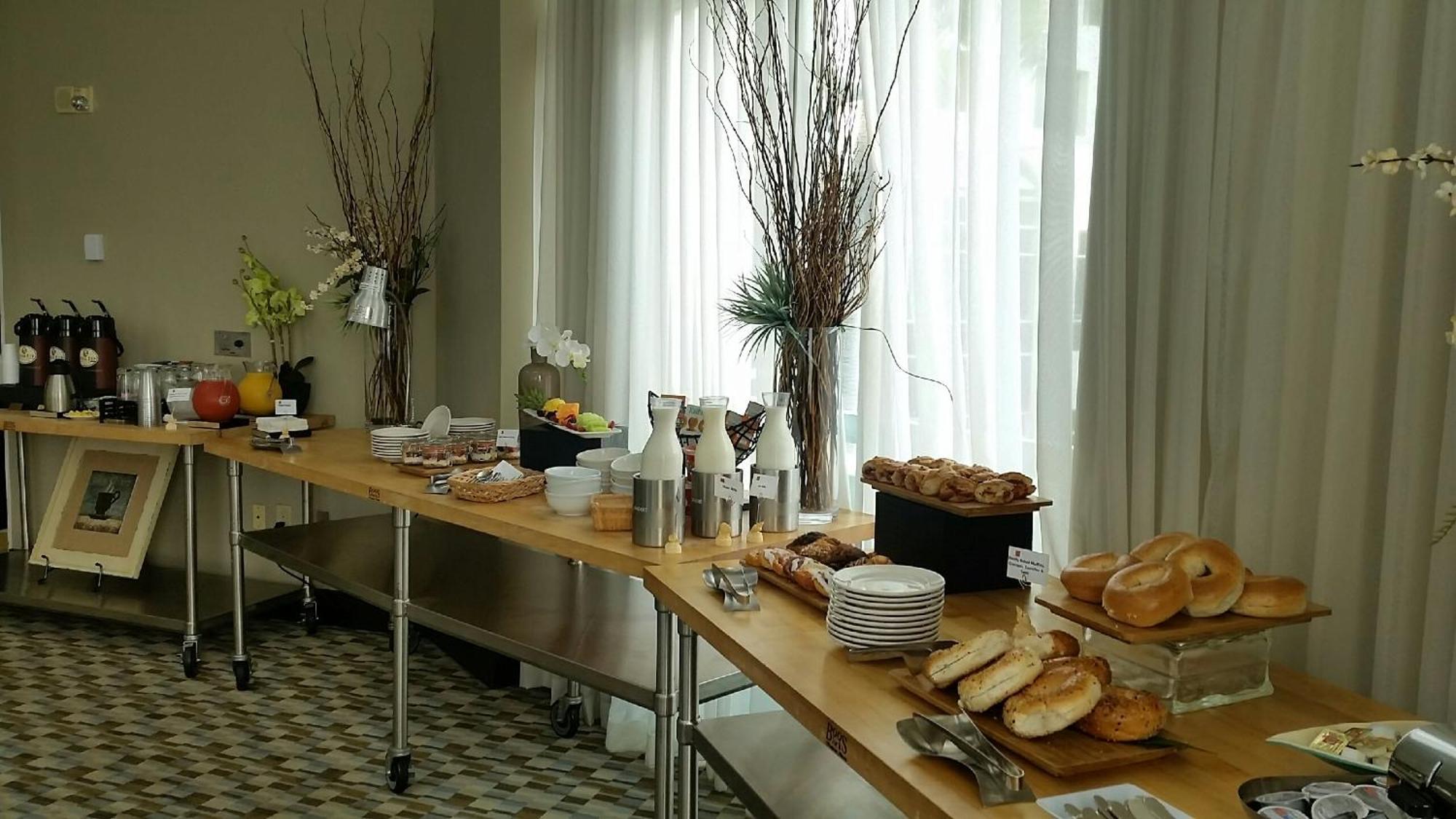 Gallery One - A Doubletree Suites By Hilton Hotel Fort Lauderdale Ngoại thất bức ảnh